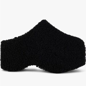 Azalea Wang Black Sherpa Platform Clogs NWOT Faux Fur Chunky Mule